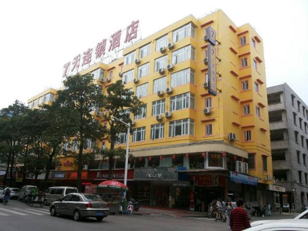7天连锁酒店汕头金园路快活店 外观 照片